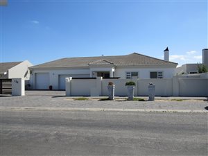 3 Bedroom House in Langebaan North