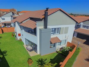 4 Bed Townhouse in Paulshof