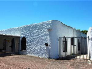 4 Bed House in Bergvliet