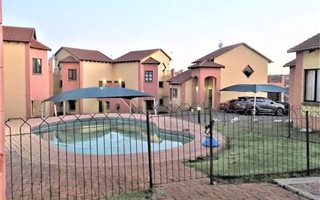 2 Bedroom Townhouse in Mondeor
