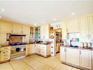4 Bed House in Constantia Kloof