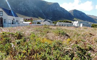 703 m² Land available in Bettys Bay