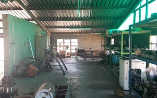 700 m² Industrial space in Alberton