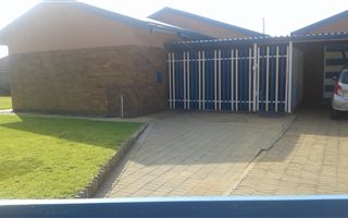 3 Bedroom House in Hennenman