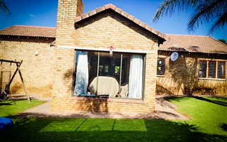 3 Bedroom Simplex in Ruimsig