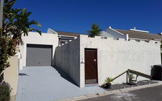 2 Bedroom House in West Beach