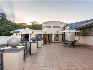 4 Bedroom House in Waterkloof Ridge