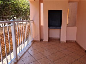 2 Bed Apartment in Rensburg