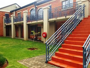 2 Bed Townhouse in Mooikloof Ridge