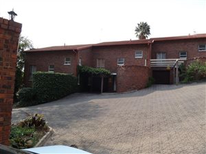 3 Bedroom Townhouse in Waterkloof Heights
