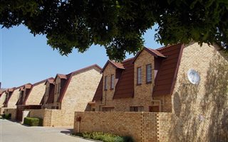 3 Bedroom Duplex in Willowbrook
