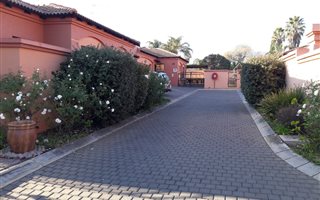 3 Bedroom Simplex in Allen Grove