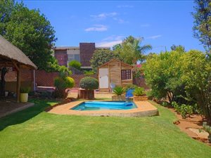 3 Bed House in Brackendowns