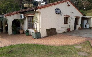 1 Bedroom Garden Cottage in Padfield Park