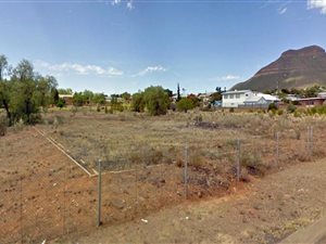1.1 ha Land available in Graaff Reinet