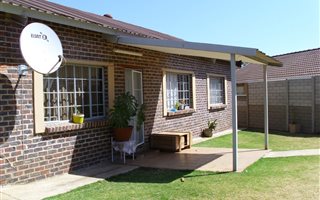 3 Bedroom House in Crystal Park