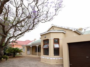 4 Bed House in Mount Croix