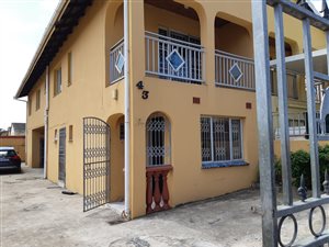 4 Bed House in Westcliff
