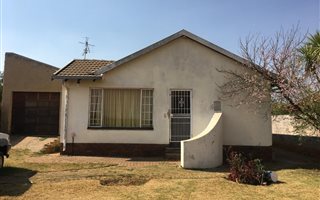 3 Bedroom House in Zakariyya Park