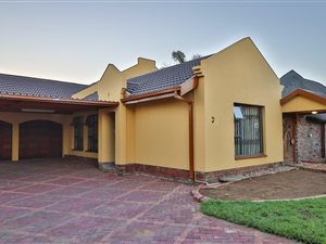 3 Bed House in Pentagon Park
