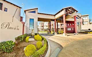 2 Bedroom Apartment in Honeydew Manor