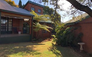 3 Bedroom Duet in Moreleta Park