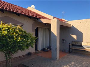 3 Bed Townhouse in Camelot