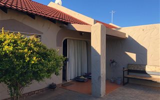3 Bedroom Townhouse in Camelot
