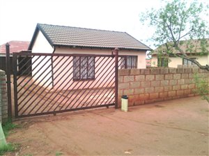 2 Bed House in Soshanguve
