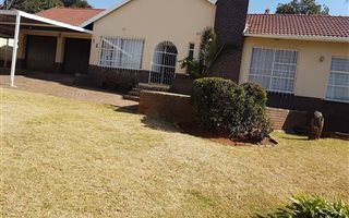5 Bedroom House in Wilro Park