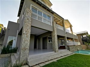 4 Bedroom House in Kyalami AH