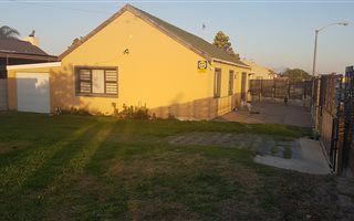 3 Bedroom House in Devon Park