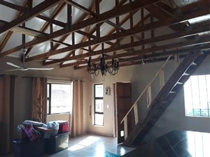 6 Bed House in Magalies Golf Estate