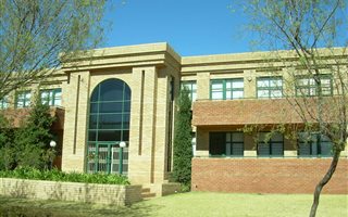 1991 m² Office Space in Halfway Gardens