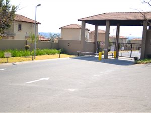 2 Bedroom House in Kyalami Hills