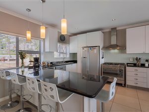 4 Bed House in Dennegeur