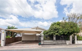 4 Bedroom House in Lochnerhof