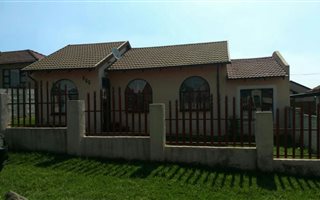 3 Bedroom House in Zakariyya Park