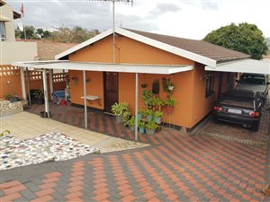 3 Bed House in Newlands West