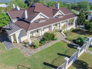 9 Bed House in King Williams Town