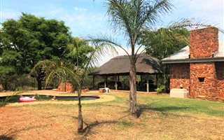11 ha Farm in Kameeldrift