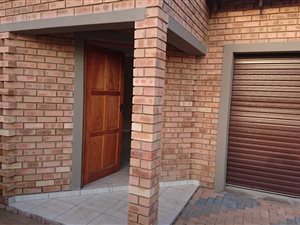 2 Bed Townhouse in Meiringspark