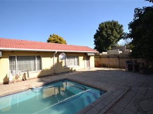 1 Bed Garden Cottage in Illiondale
