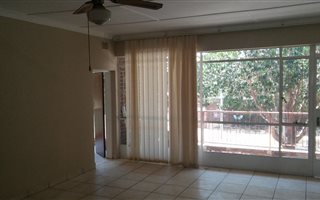 2 Bedroom Flat in Westdene