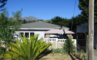 4 Bedroom House in Cloetesville