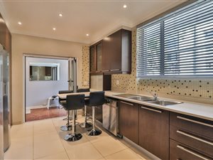4 Bed Apartment in Illovo