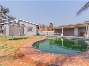 4 Bed House in Edelweiss