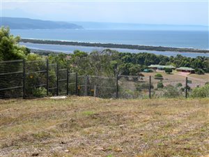 979 m² Land available in Baron View