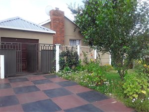 3 Bed House in Vosloorus