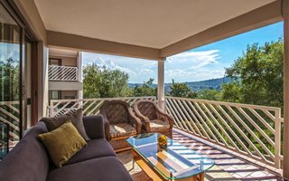 3 Bedroom Apartment in Lynnwood Ridge